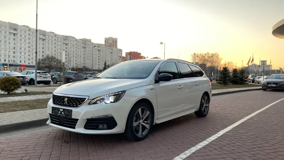 PEUGEOT 308