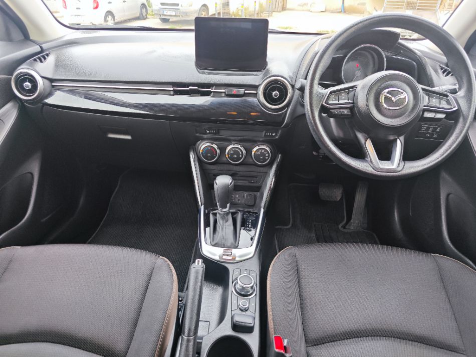 Mazda 2 — photo 3