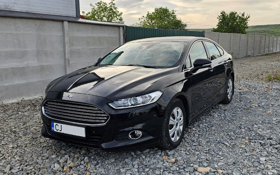 FORD MONDEO SEDAN