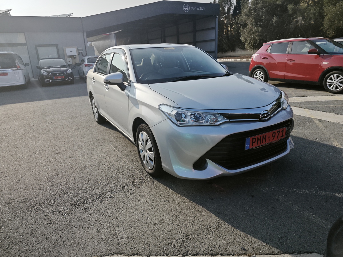 Toyota Corolla Axio &mdash; zdjęcie 2