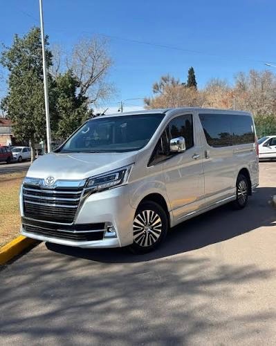 Toyota HiAce 2022