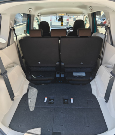 Toyota Sienta &mdash; photo 4