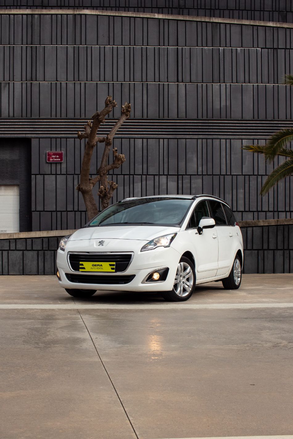 PEUGEOT 5008