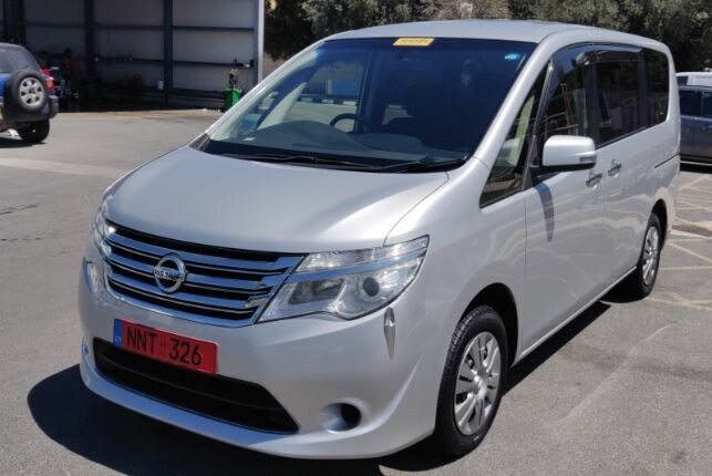 Nissan Serena &mdash; photo 3