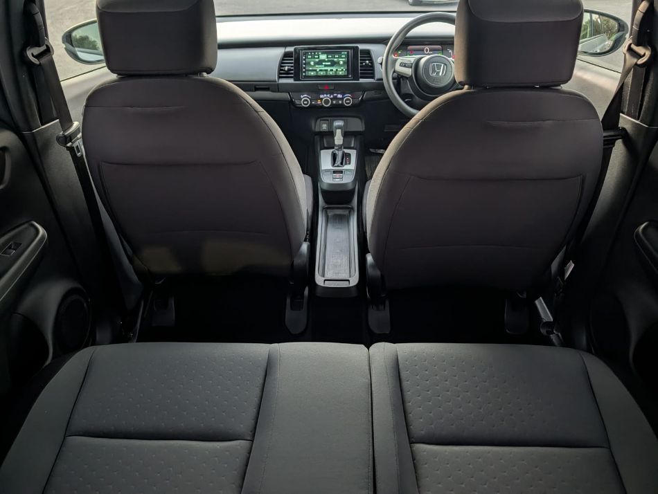 HONDA FIT HYBRID photo 5