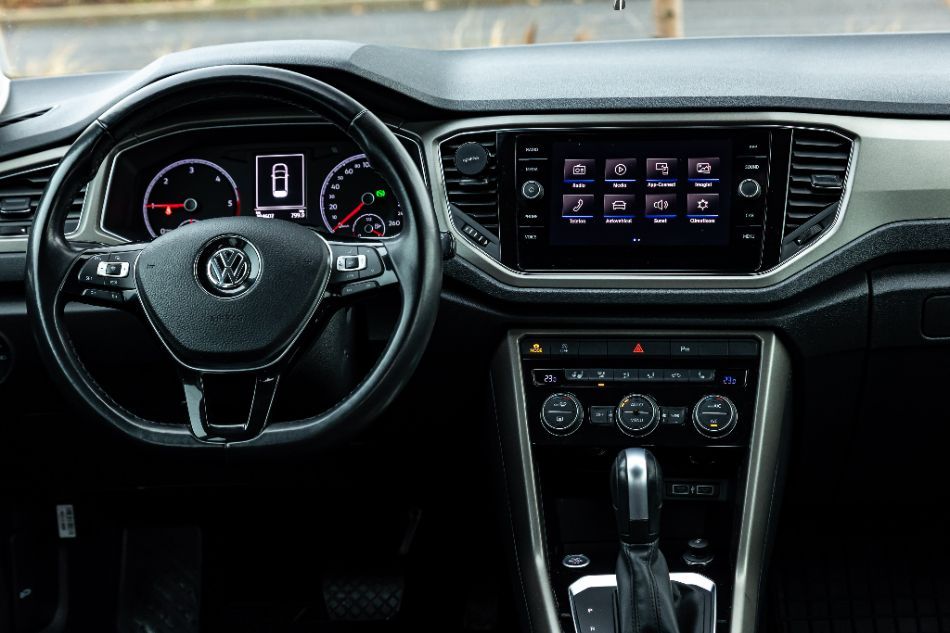 VOLKSWAGEN T-ROC