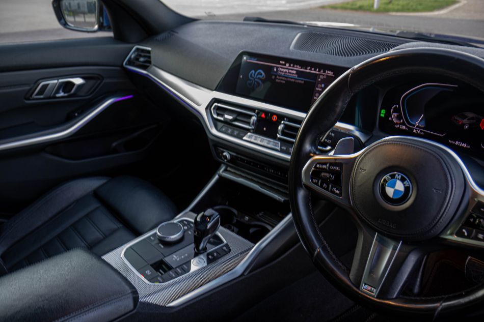 BMW 330E — view 6