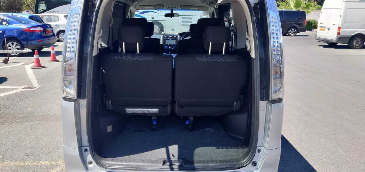 Nissan Serena &mdash; photo 5