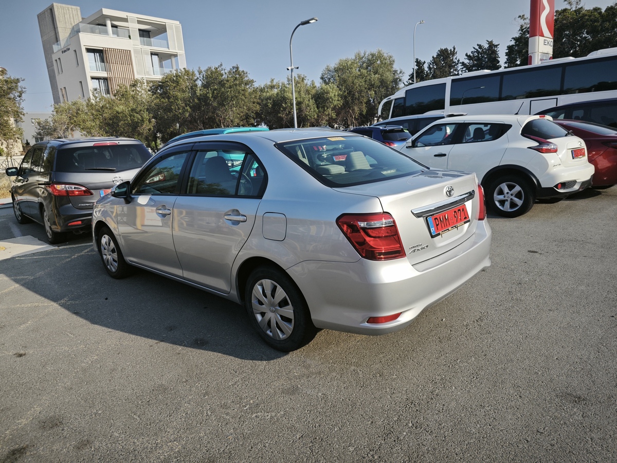 Toyota Corolla Axio &mdash; zdjęcie 3