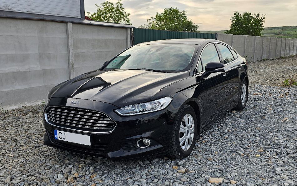 FORD MONDEO SEDAN