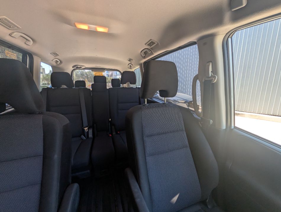NISSAN SERENA photo 4