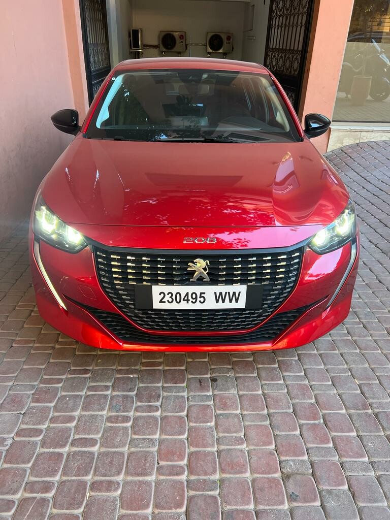 208 PEUGEOT