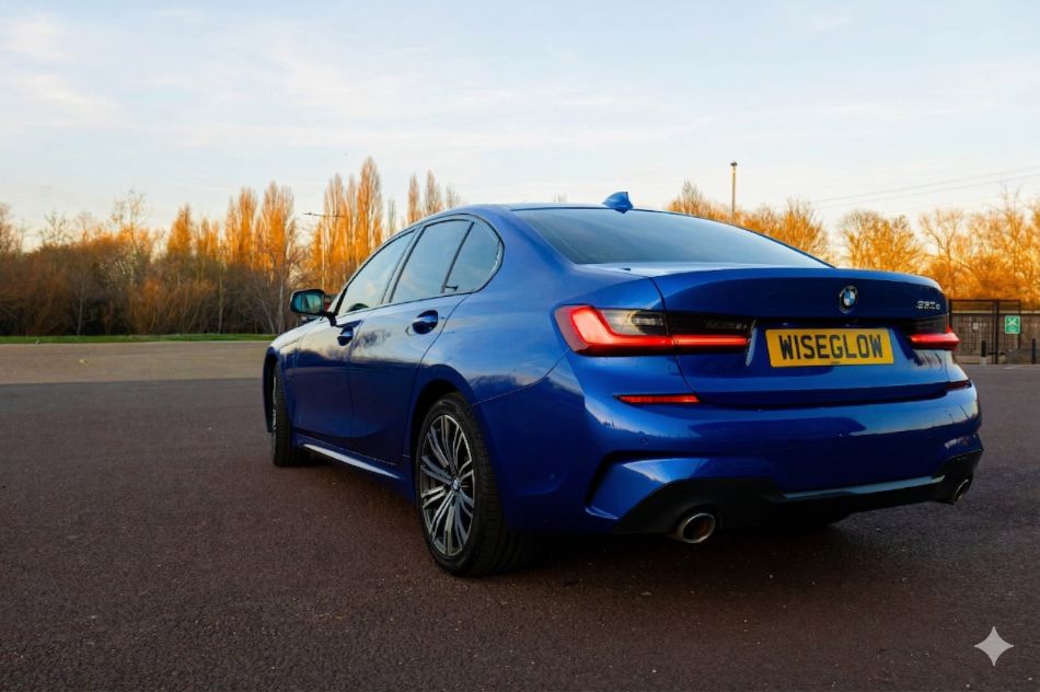 BMW 330E — view 14