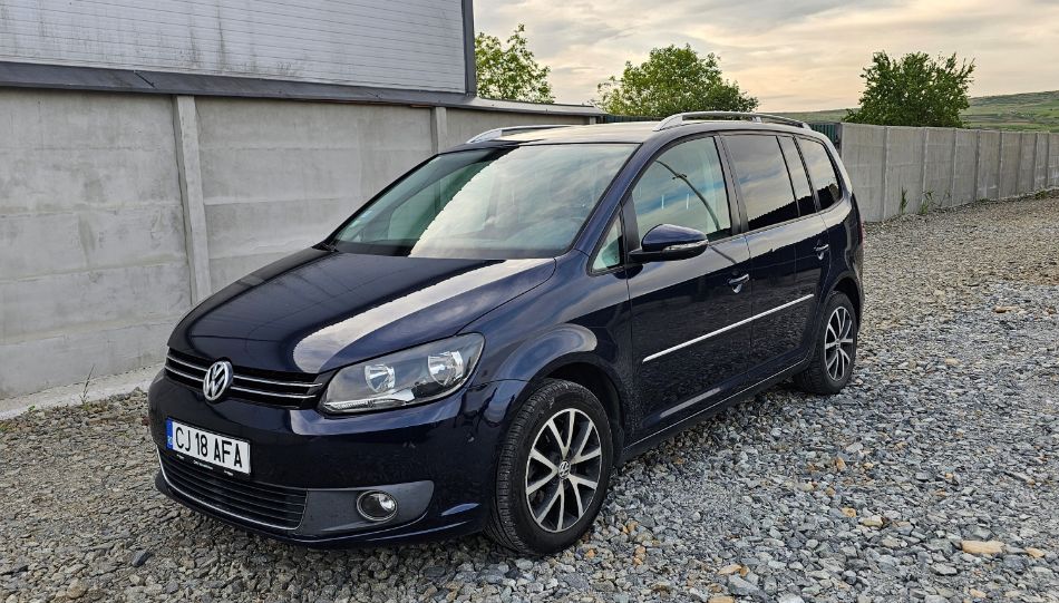 VOLKSWAGEN TOURAN